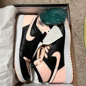 Jordan 1 “Crimson Tint”